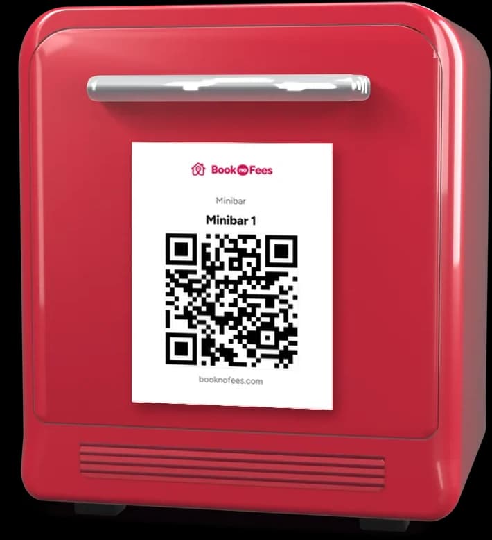 BookNoFees minibarı: kapısında basılı QR kartı