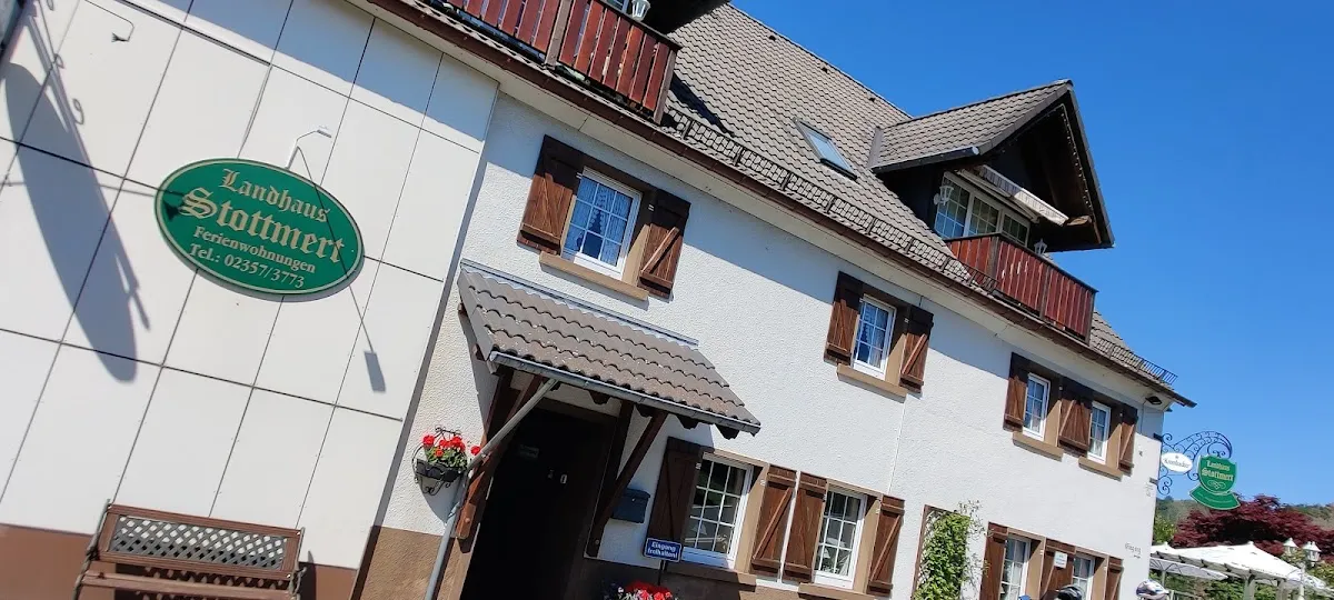 BookNoFees: Restoran – Landhaus Stottmert – Herscheid – Stottmert Kır Evi, fotoğraf 1