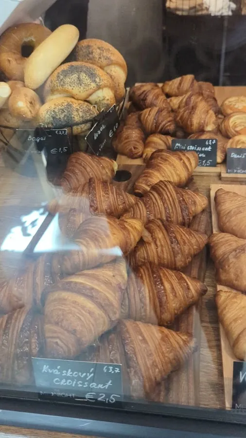 BookNoFees: Fırın – BLOOM BAKERY – Bratislava – BLOOM Fırını, fotoğraf 3
