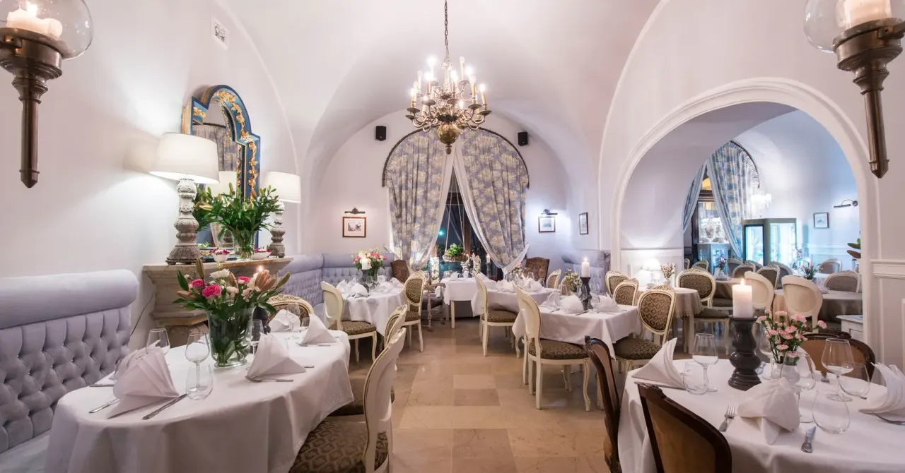 BookNoFees: Restoran – Literatka – Warsaw – Yazar, fotoğraf 1
