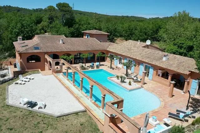 BookNoFees: Les Palmiers – 6 kişi için, havuzlu ve klimalı – TRANS-EN-PROVENCE