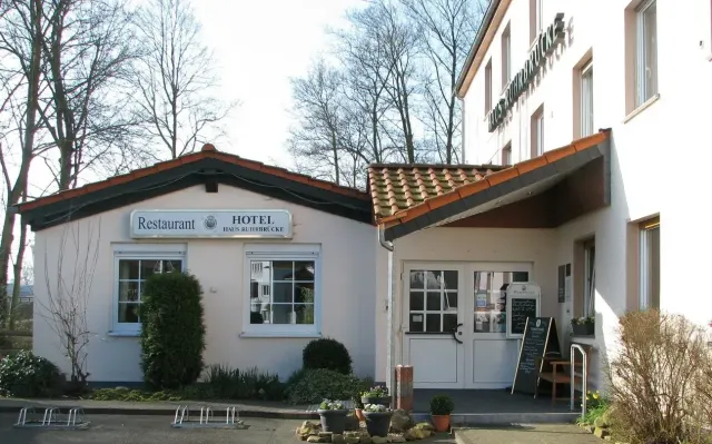 BookNoFees: Restoran – Haus Ruhrbrücke – Fröndenberg – Ruhr Köprüsü Binası, fotoğraf 3