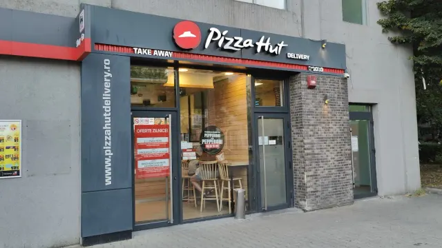BookNoFees: Restoran – Pizza Hut Delivery – Bucharest – Pizza Hut Ev Teslimatı, fotoğraf 2