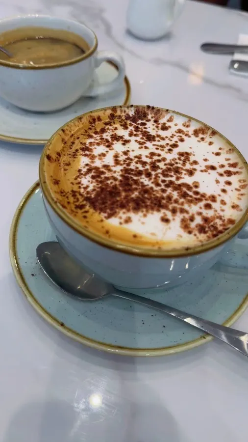 BookNoFees: Kafe – Beeyond – London – Ötesinde, fotoğraf 3