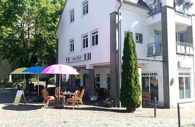 BookNoFees: Kafe – Aus:Zeit – Rüthen – Kaynak: Zeit, fotoğraf 1
