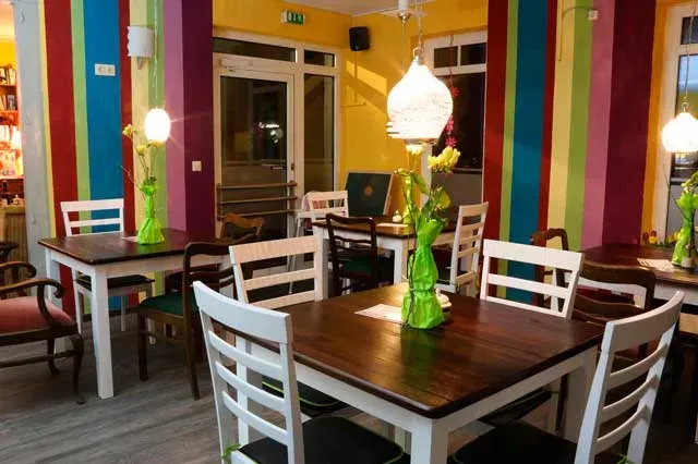 BookNoFees: Kafe – Aus:Zeit – Rüthen – Kaynak: Zeit, fotoğraf 2