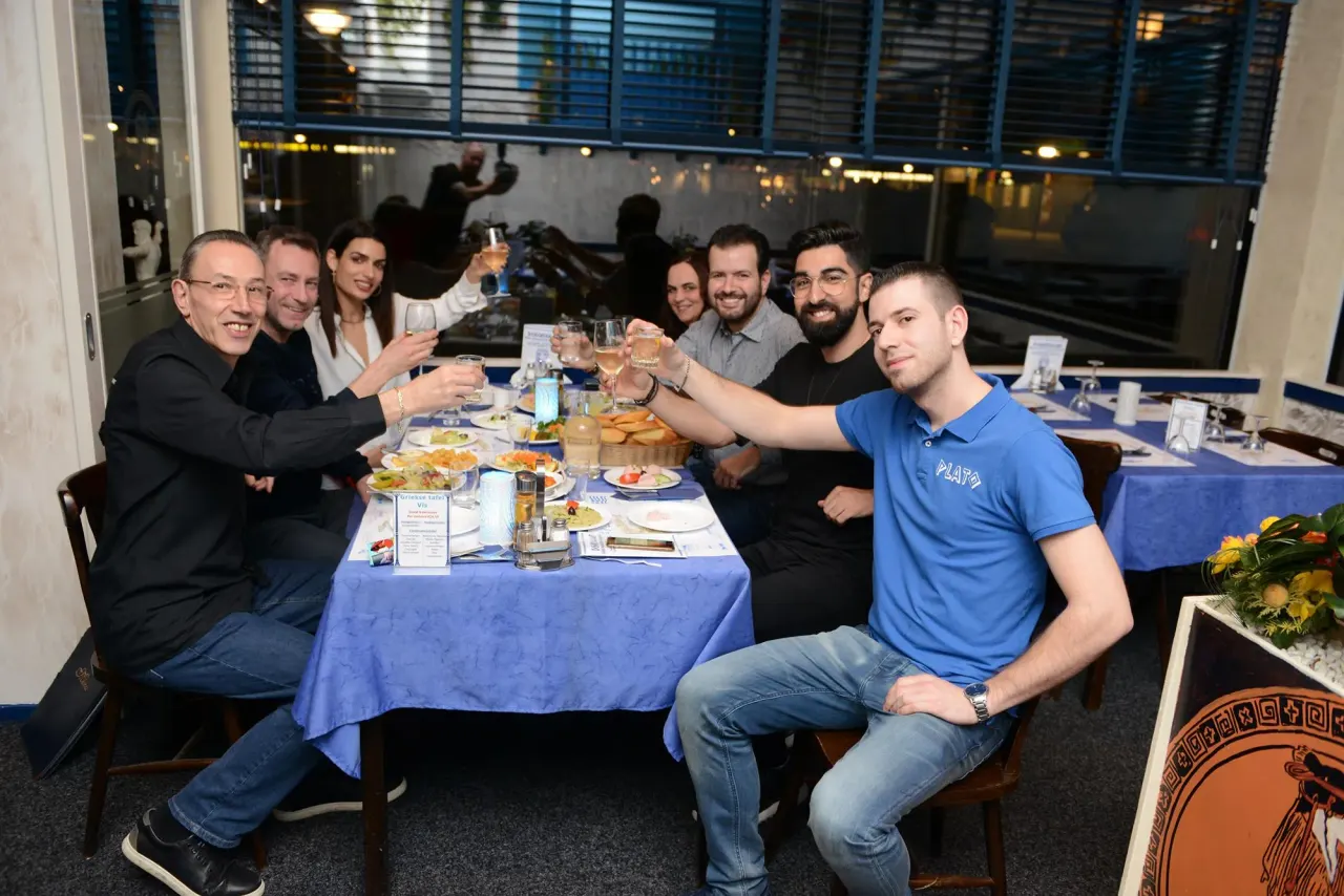 BookNoFees: Restoran – Grieks restaurant Plato – Amsterdam – Yunan restoranı Plato, fotoğraf 1