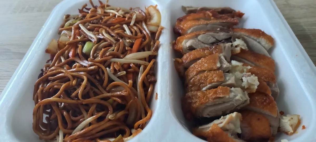 BookNoFees: Restoran – Chinaimbiss LUCKY – Oer-Erkenschwick – LUCKY Çin Yemekleri, fotoğraf 1