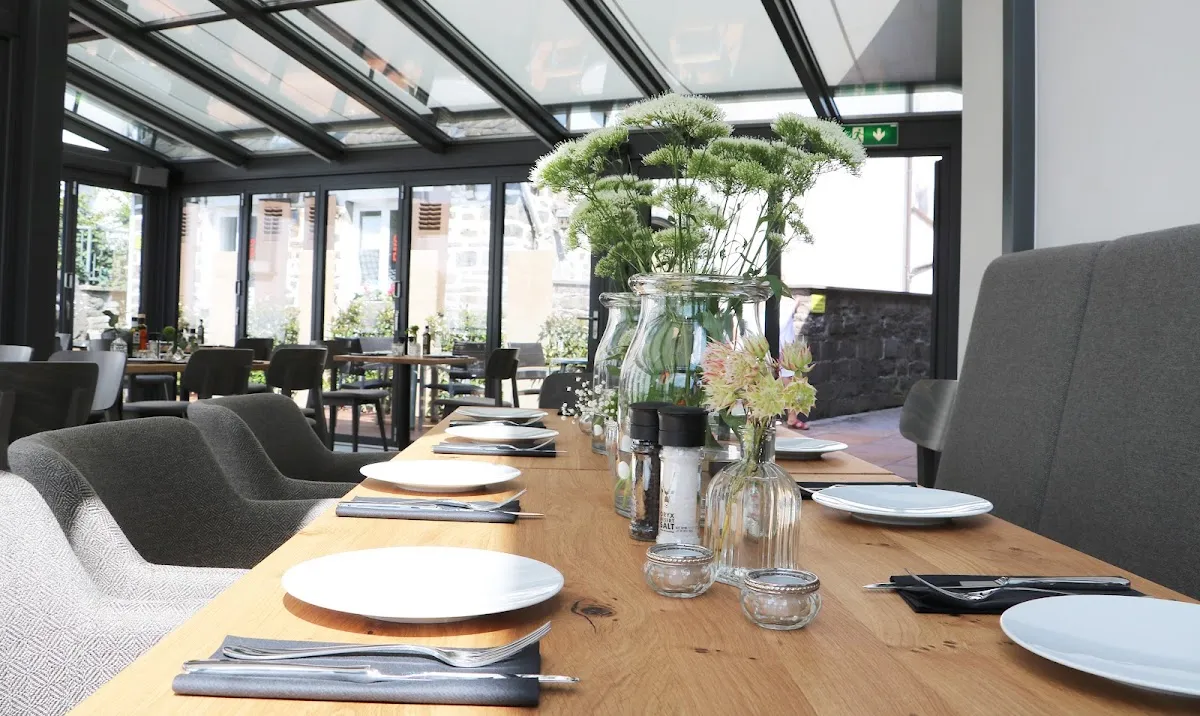BookNoFees: Restoran – Ahorn-Veranda – Neuenrade – Akçaağaç Veranda, fotoğraf 1