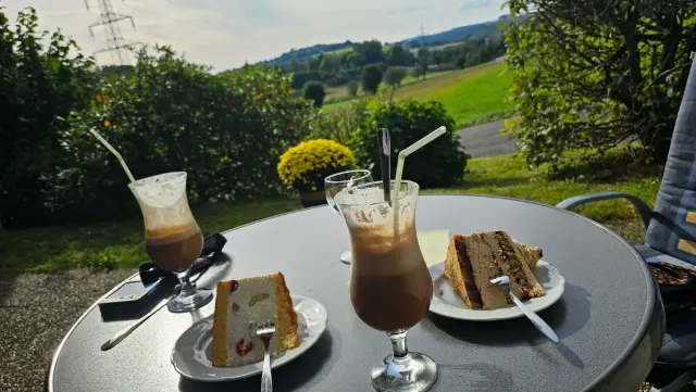 BookNoFees: Restoran – Afflerbach Bauernhofcafe – Erndtebrück – Afflerbach Çiftlik Kafe, fotoğraf 2