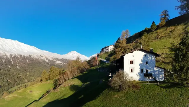 BookNoFees: Gündelik hayatın bulutlarının üzerinde bir tatil – Sta.Maria Val Müstair
