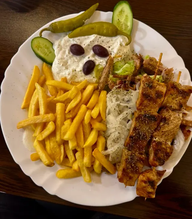 BookNoFees: Restoran – Bei Stratos – Lüdenscheid – Stratos’ta, fotoğraf 3