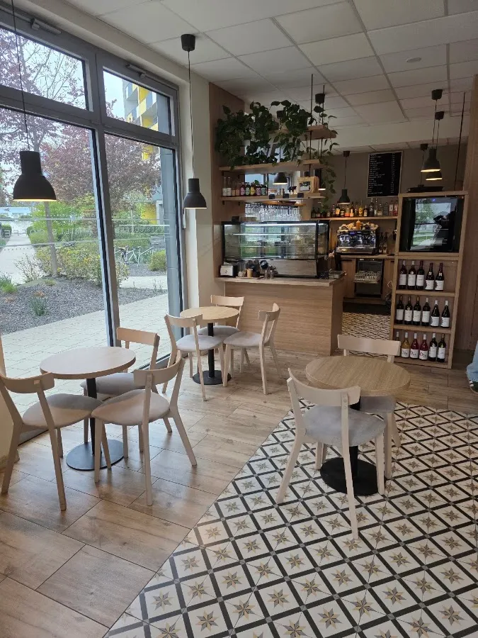 BookNoFees: Kafe – Mills Coffee – Bratislava – Mills Kahve, fotoğraf 1