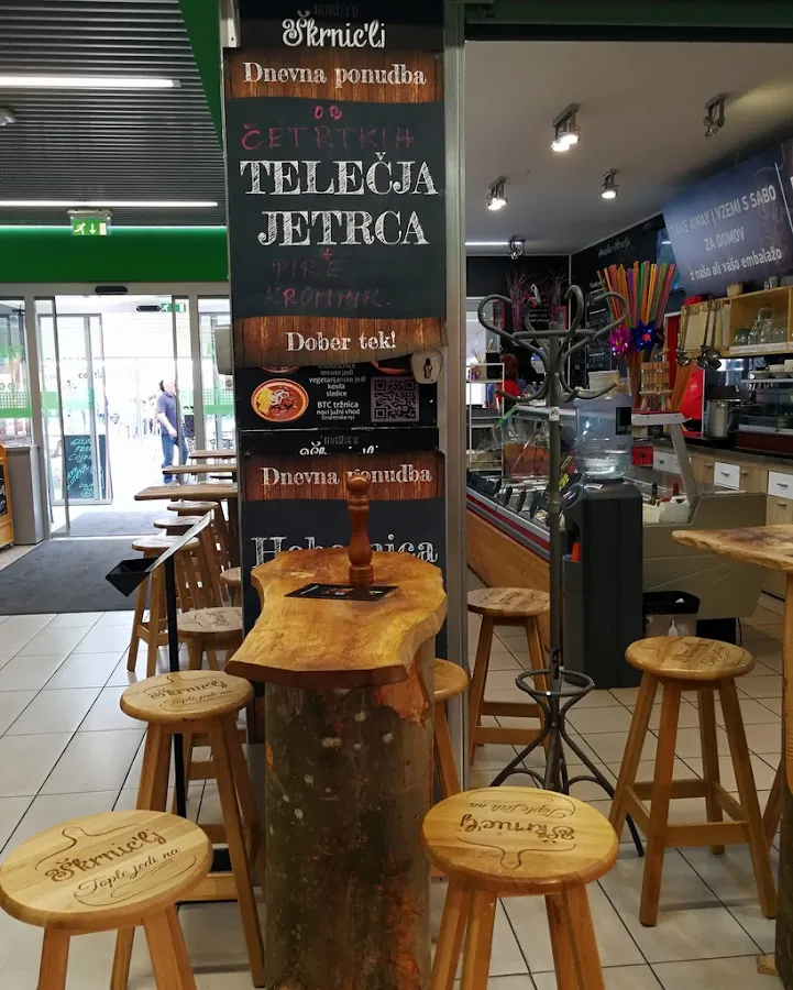 BookNoFees: Restoran – Škrnic'lj – Ljubljana – Škrnic'lj, fotoğraf 1