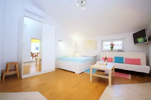 BookNoFees: Plaja yakın Studio Kamamila, plaja 200 m uzaklıkta – Medulin