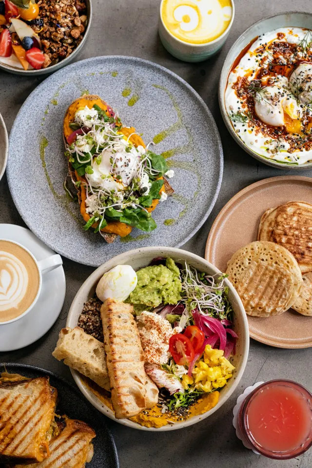 BookNoFees: Kafe – Bistro Monk – Prague – Bistro Monk, fotoğraf 2
