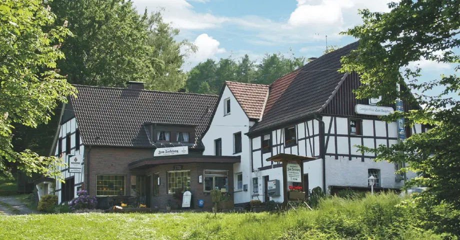 BookNoFees: Restoran – Landgasthaus Zum Tackeberg – Möhnesee-Neuhaus – Zum Tackeberg Kırsal Hanı, fotoğraf 1
