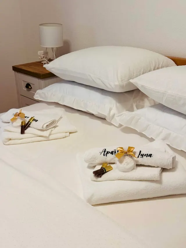 BookNoFees: Balkonlu ve otoparklı, yenilenmiş daire – Livno