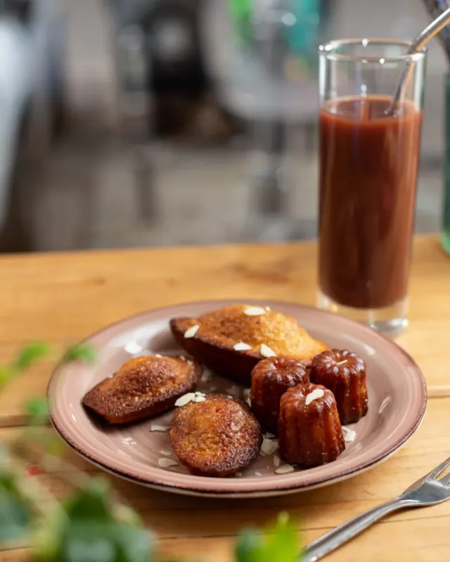 BookNoFees: Restoran – Chez Emil – Berlin – Emil'de, fotoğraf 3