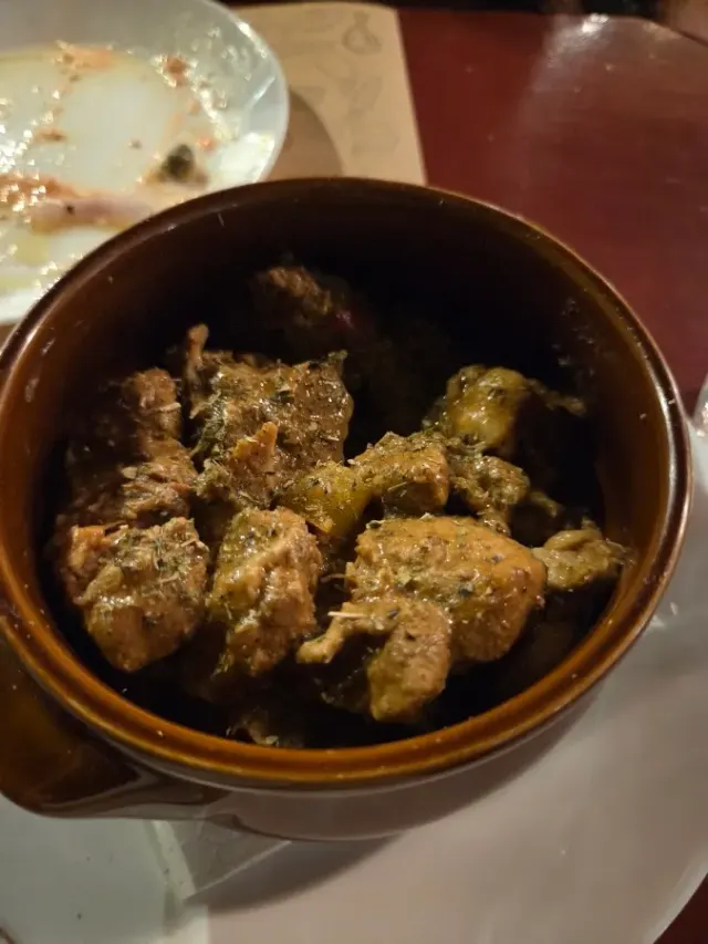 BookNoFees: Restoran – BeeRaki – Athens – Bira rafı, fotoğraf 2