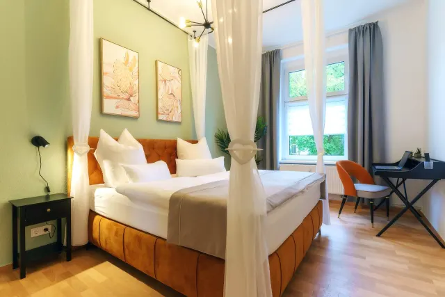 BookNoFees: Magdeburg’un tam kalbinde, balkonlu şirin bir eski bina dairesi – Magdeburg