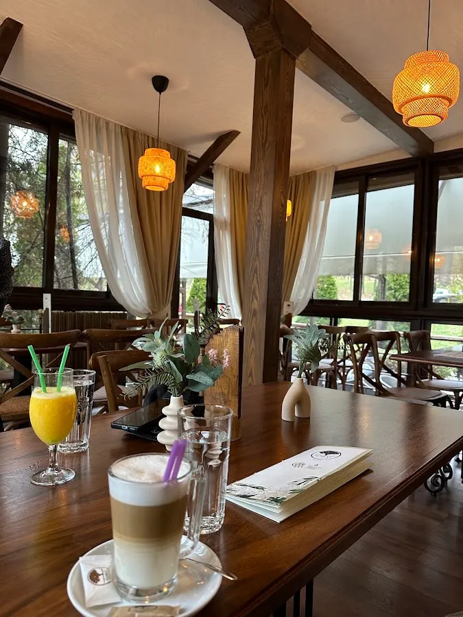 BookNoFees: Kafe – Forest Caffe – Belgrade – Forest Caffe, fotoğraf 1
