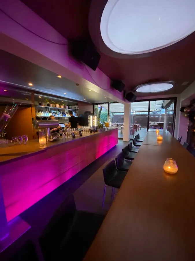 BookNoFees: Restoran – Kavarna Sputnik – Ljubljana – Sputnik Kafe, fotoğraf 1