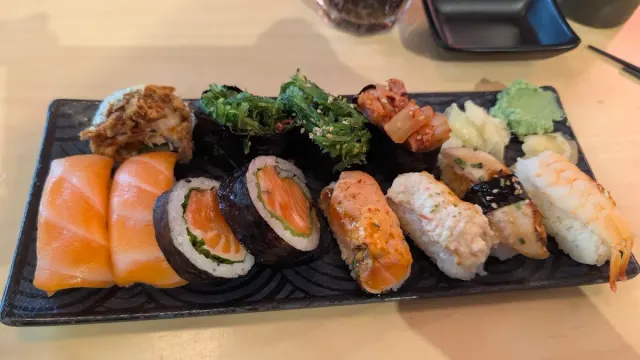 BookNoFees: Restoran – Hanami Sushi Töölö – Helsinki – Hanami Sushi Töölö, fotoğraf 2