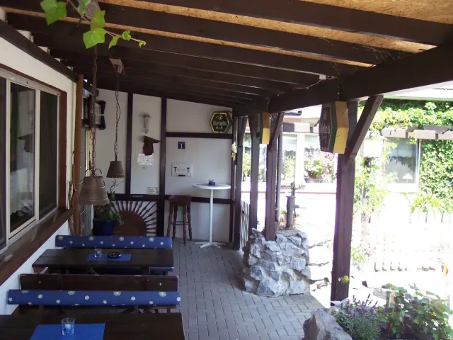 BookNoFees: Restoran – Berghof Gasthof – Bad Wünnenberg – Berghof Hanı, fotoğraf 2