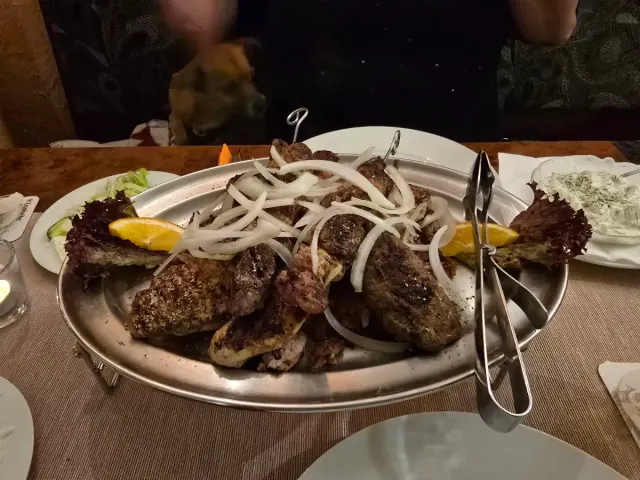 BookNoFees: Restoran – Dionysos – Hilchenbach – Dionysos, fotoğraf 3