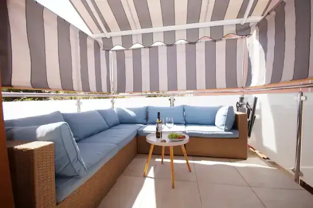 BookNoFees: Pula merkezinde 2 yatak odalı eski bir apartman dairesi – Pula