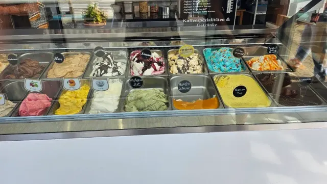 BookNoFees: Eiscafé Milanese, Schwerte