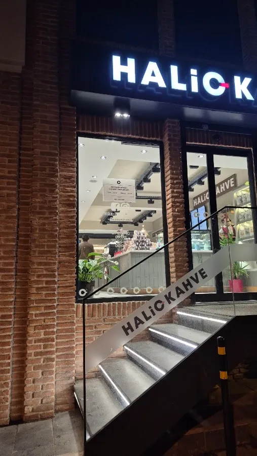BookNoFees: Kafe – Haliç Kahve – Istanbul – Haliç Kahve, fotoğraf 1