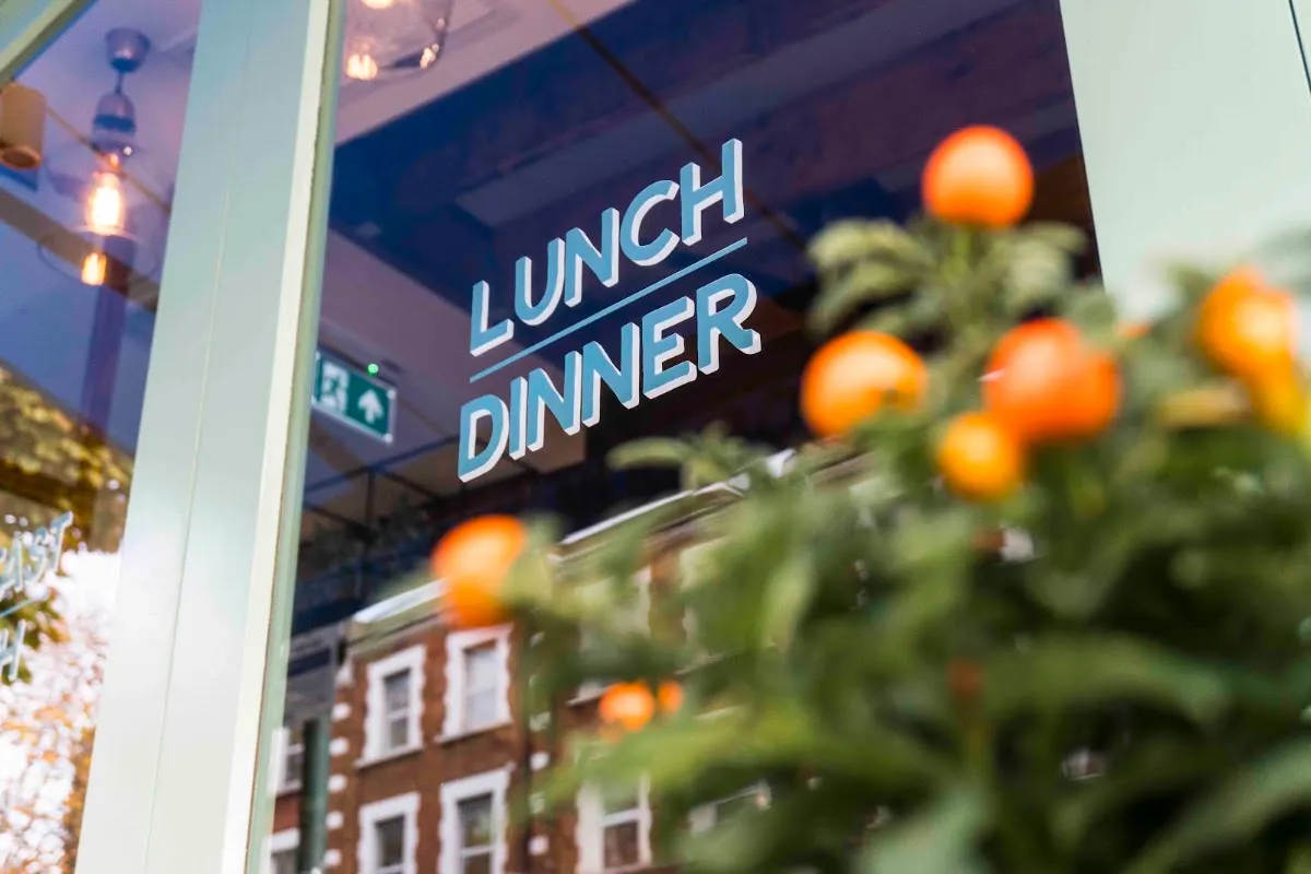 BookNoFees: Kafe – Bob's Cafe – London – Bob'un Kafe'si, fotoğraf 1