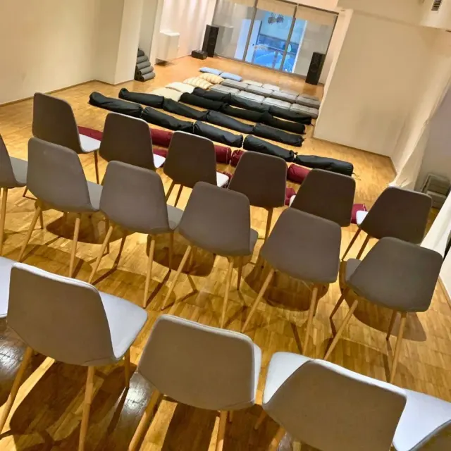 BookNoFees: Kafe – Agora – Budapest – Şimdi, fotoğraf 3