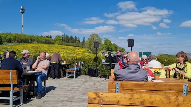 BookNoFees: Restoran – Hoheleyer Hütte – Winterberg – Hoheleyer Dağ Evi, fotoğraf 3