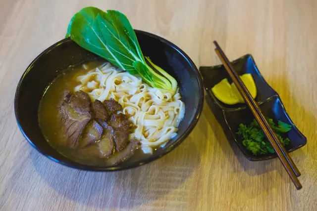 BookNoFees: Atıştırmalık büfesi – Flour Style Wok Bar – Budapest – Flour Style Wok Bar, fotoğraf 3
