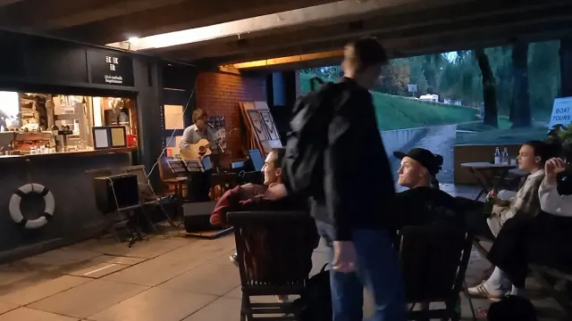 BookNoFees: Kafe – Klub rečnih kapitanov – Ljubljana – Nehir Kaptanları Kulübü, fotoğraf 3