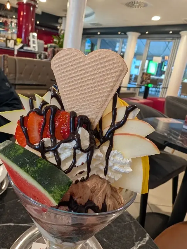 BookNoFees: Dondurma – Eiscafé Dolomiti – Menden – Eiscafé Dolomiti, fotoğraf 2
