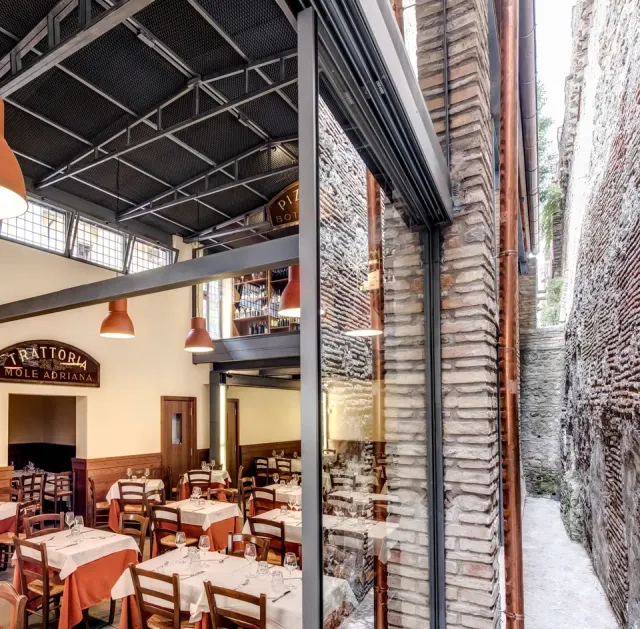 BookNoFees: Restoran – Romolo alla Mole Adriana – Rome – Mole Adriana’daki Romolo, fotoğraf 3