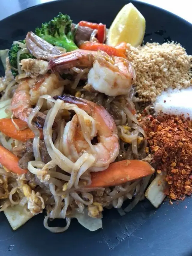 BookNoFees: Atıştırmalık büfesi – Aroy Thai Take Away – Stockholm – Aroy Thai Paket Servis, fotoğraf 3