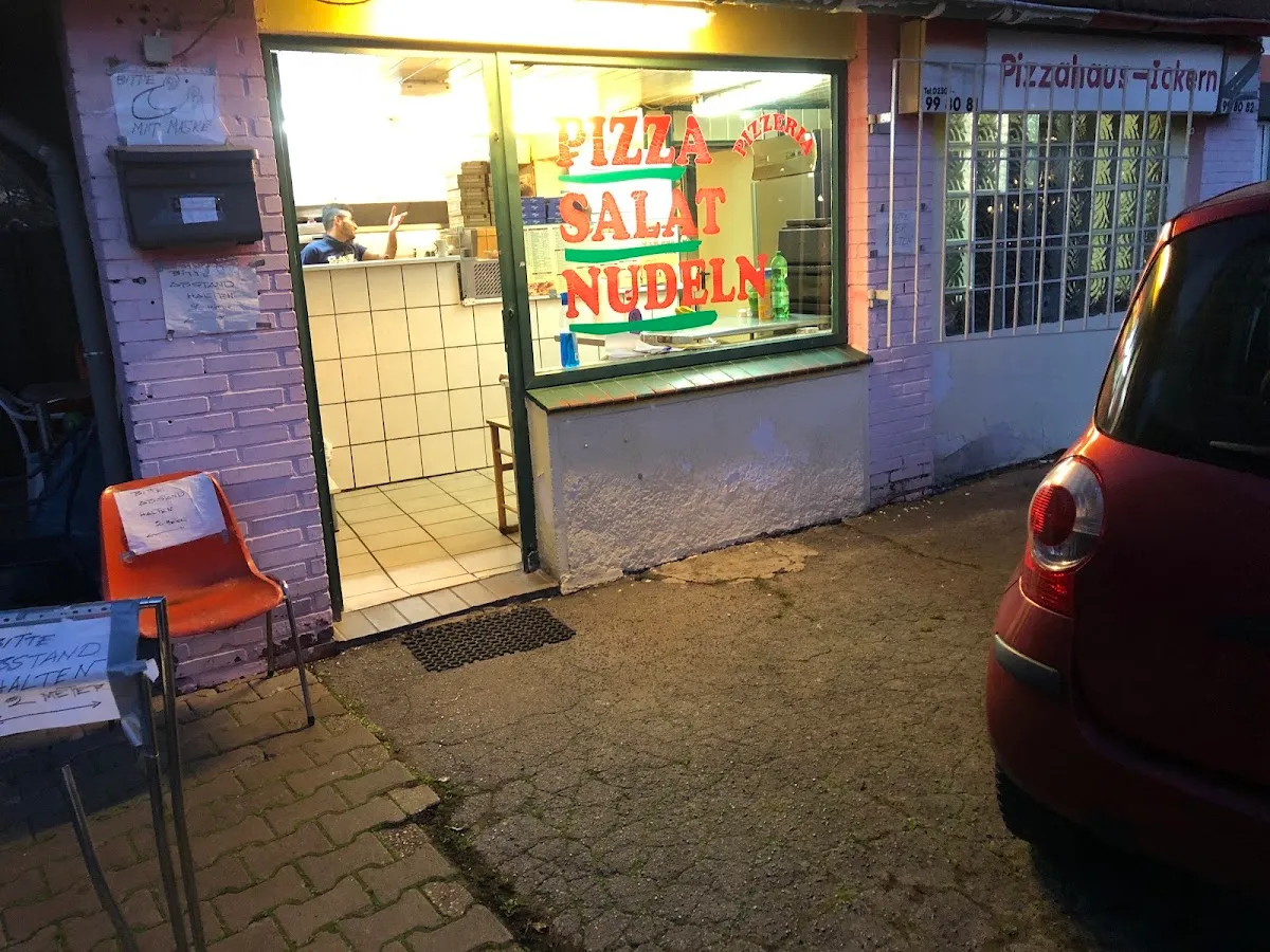 BookNoFees: Restoran – Pizza Haus Imbiss – Castrop-Rauxel – Pizza Evi Fast Food, fotoğraf 1