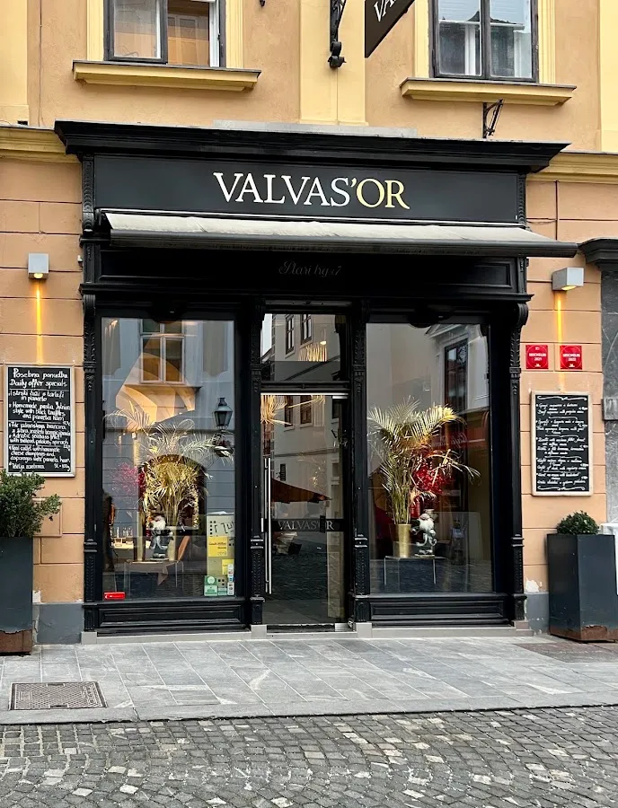 BookNoFees: Restoran – Valvas'or – Ljubljana – Valvas'or, fotoğraf 1