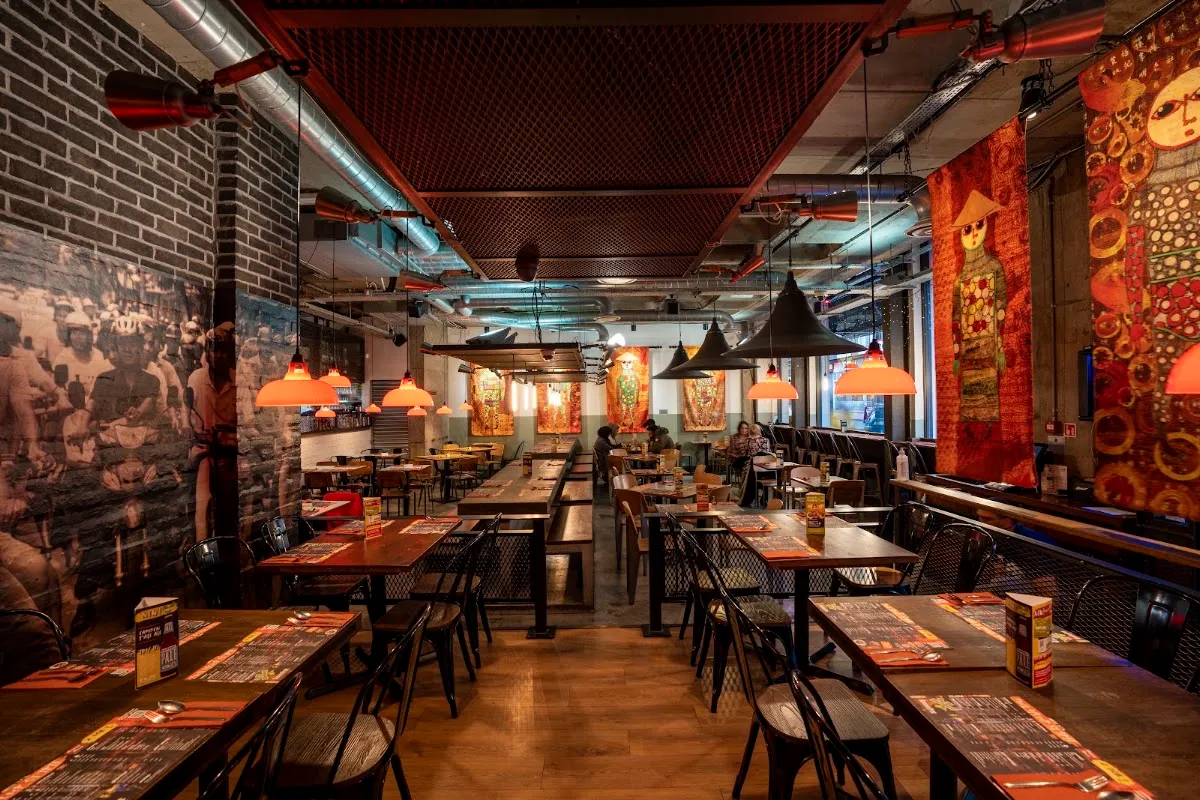 BookNoFees: Restoran – Banana Tree – London – Muz Ağacı, fotoğraf 1