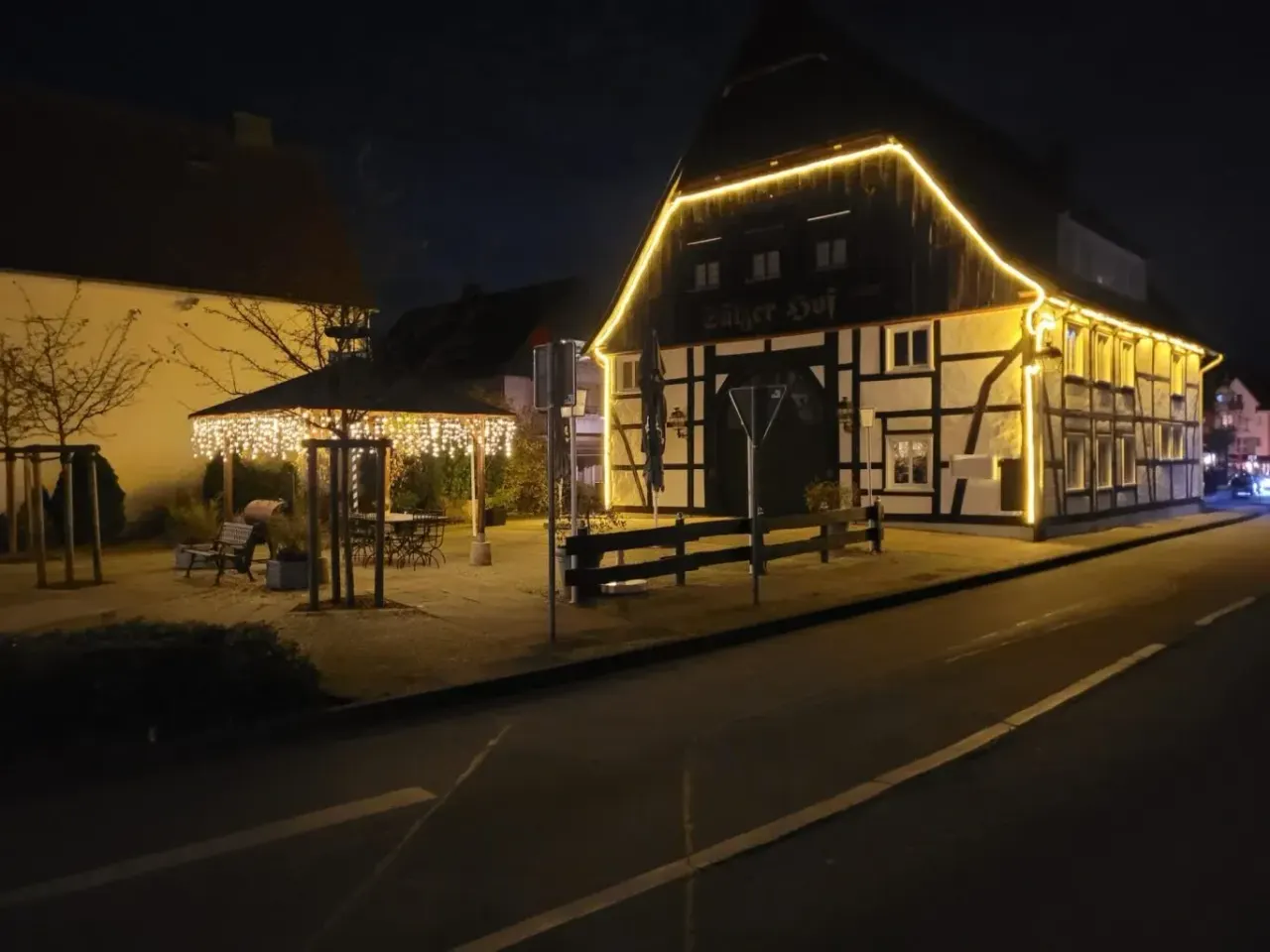BookNoFees: Restoran – Bierhaus Sälzerhof Bad Sassendorf – Bad Sassendorf – Sälzerhof Bira Evi, Bad Sassendorf, fotoğraf 1
