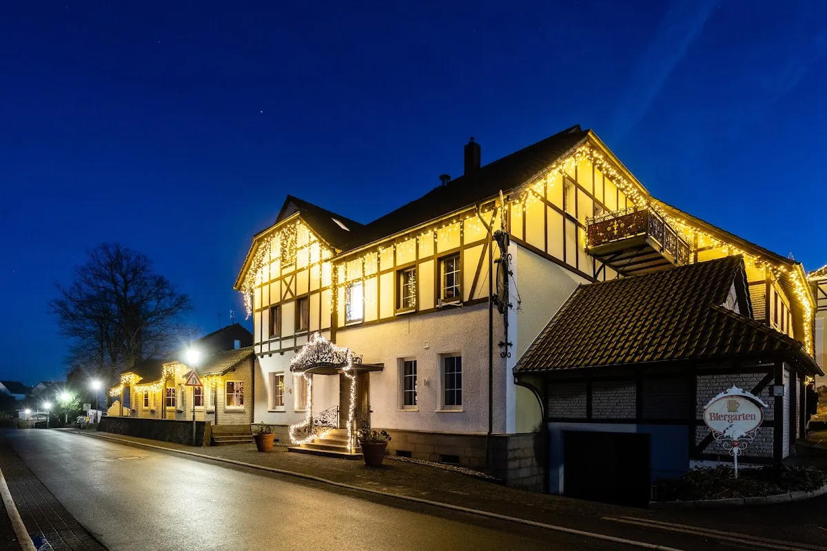 BookNoFees: Restoran – Holzrichter – Nachrodt-Wiblingwerde – Ahşap hakem, fotoğraf 1