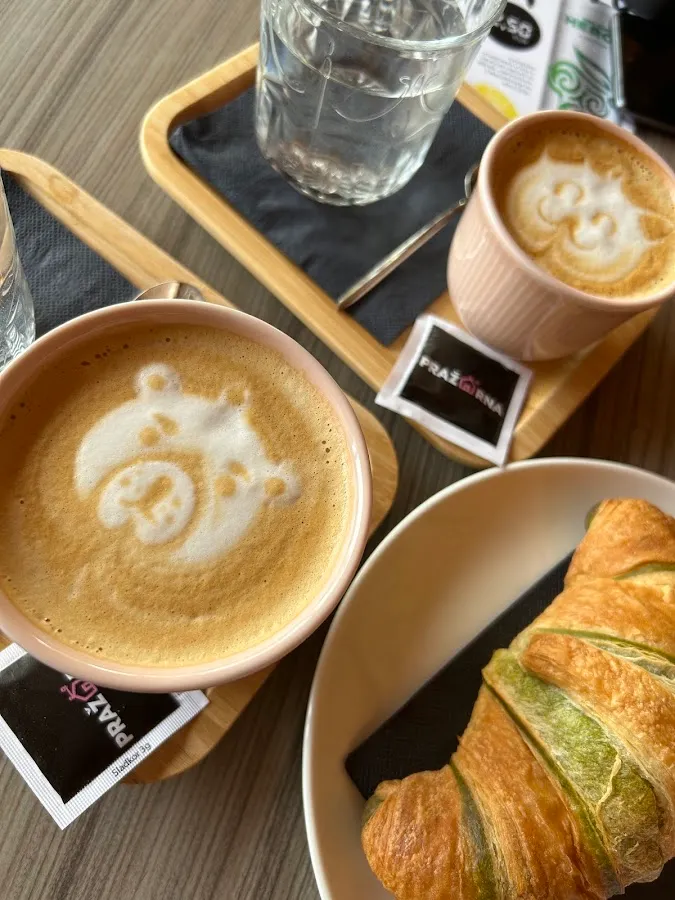 BookNoFees: Kafe – Pražarna – Ljubljana – Pražarna, fotoğraf 1