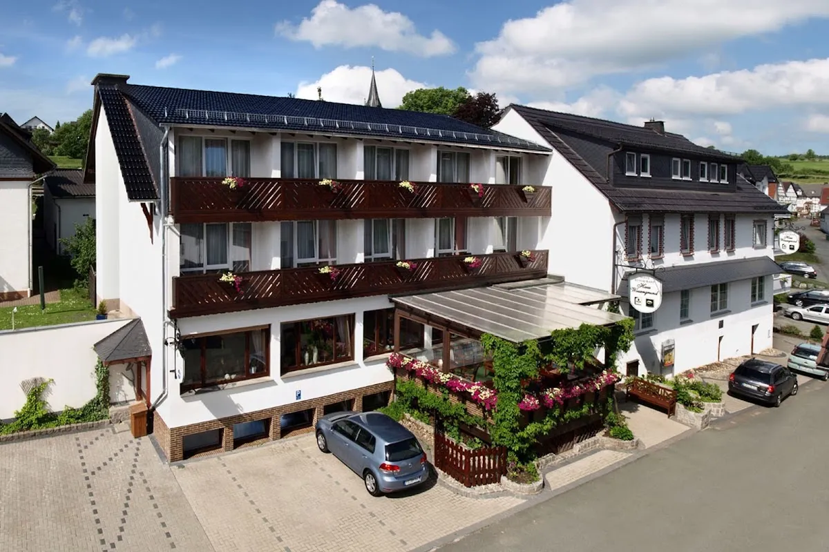 BookNoFees: Restoran – Haus Wiesengrund – Hallenberg – Wiesengrund Evi, fotoğraf 1