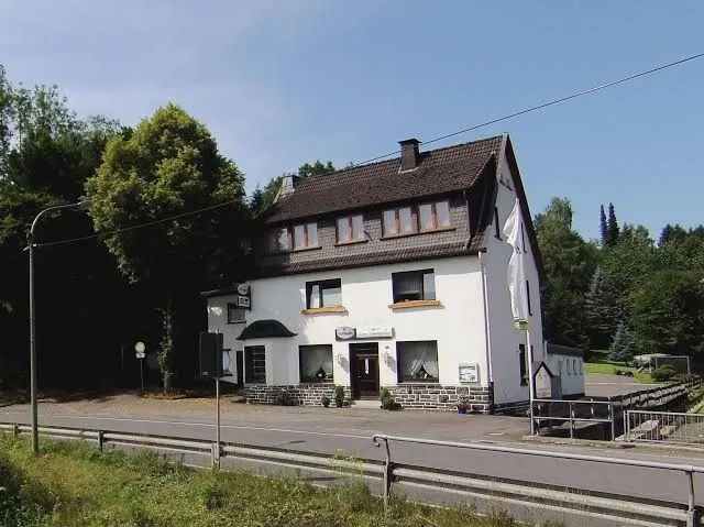 BookNoFees: Restoran – Landgasthof Zum Lindenbaum – Finnentrop – Zum Lindenbaum Kırsal Hanı, fotoğraf 1