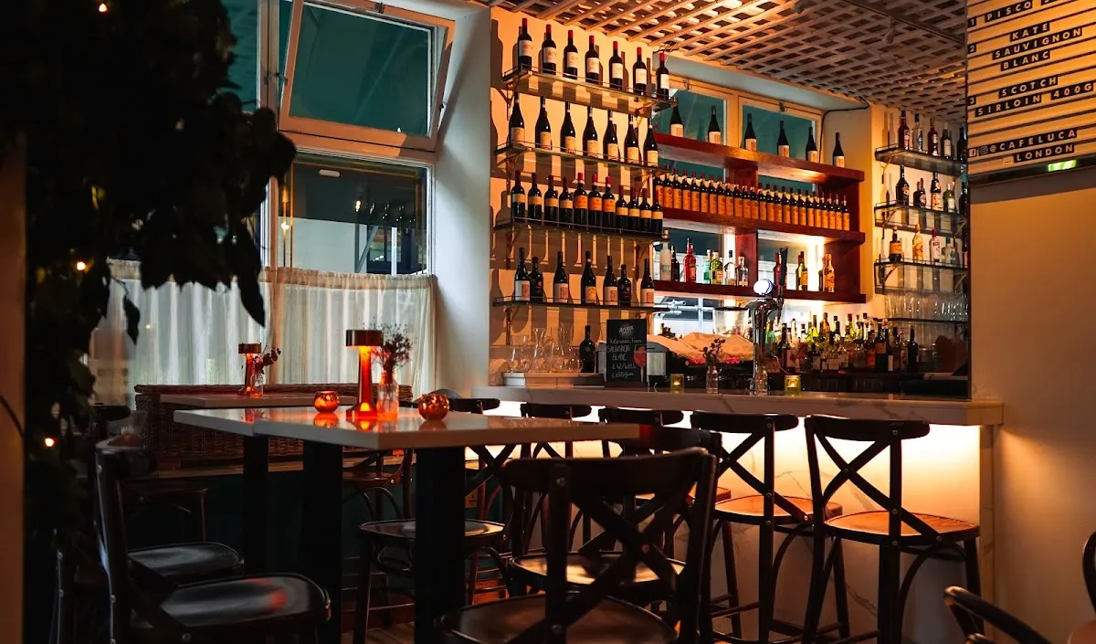 BookNoFees: Restoran – Café Luca – London – Luca Kahve, fotoğraf 1